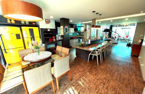 Jurere House | Casa Estrela Rubi em Jurerê Internacional