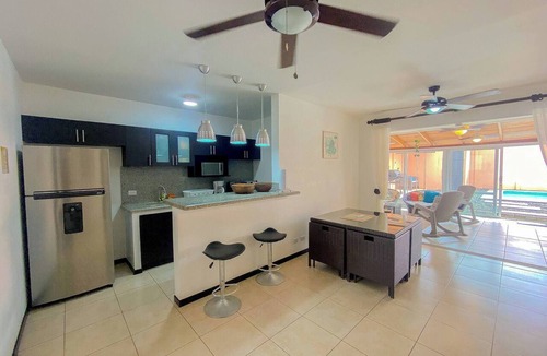 Bejuco House | Casa familiar de playa, Condominio Malaga Bejuco
