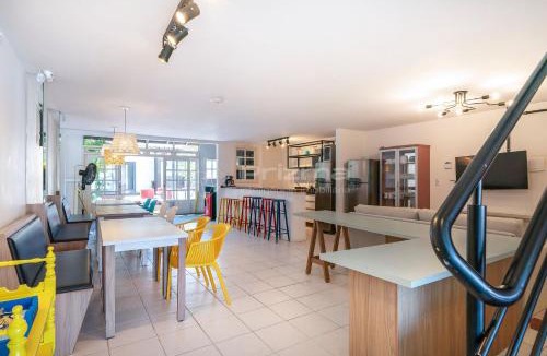Quatro Ilhas House | Casa familiar na exuberante praia de 4 ilhas.