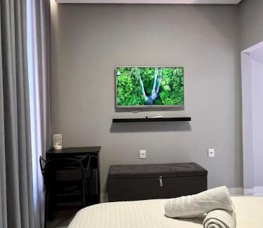 Montes Claros House | Casa Flat, 1Suíte, Ar-Cond, Área Gourmet e Garagem Ampla 02carros