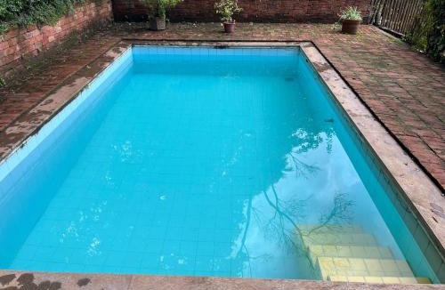 Piedade do Paraopeba House | Casa Francesa da Mata com Piscina no Retiro do Chalé Inhotim