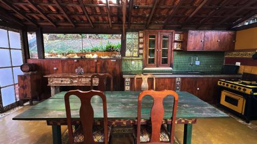 Piedade do Paraopeba House | Casa Francesa da Mata com Piscina no Retiro do Chalé Inhotim