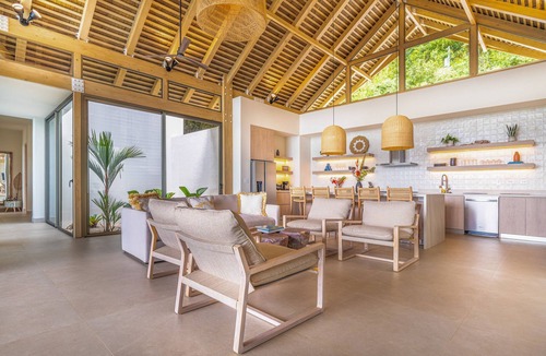 Dominical Villa | Casa Frenchie Luxury Oceanview Jungle Villa 12pp