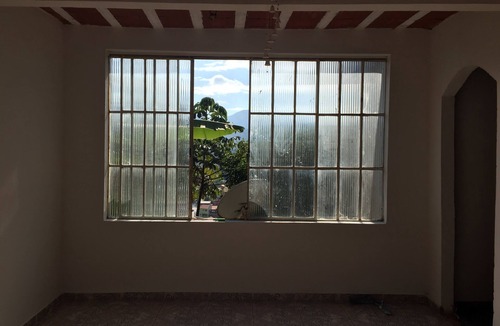 Sabara House | casa Grande, confortável e perfeito para descansar do estresse da cidade grande.