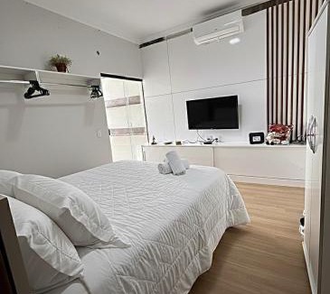 Vila Celeste House | Casa Inteira Climatizada e Luxuosa 3 Quartos