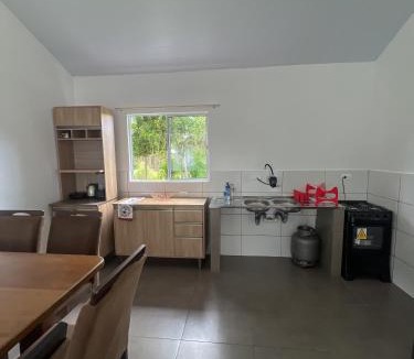Riviera House | Casa inteira em chácara, 20 min centro.