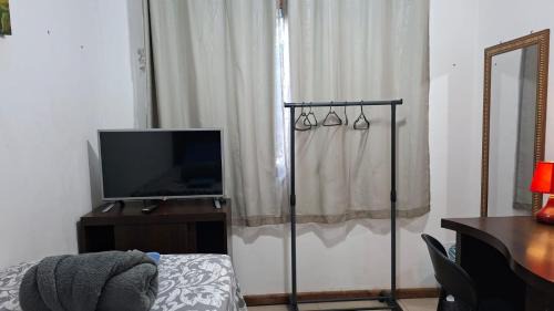 Cavaleiros House | Casa Jequitibá Quartos Mobiliados