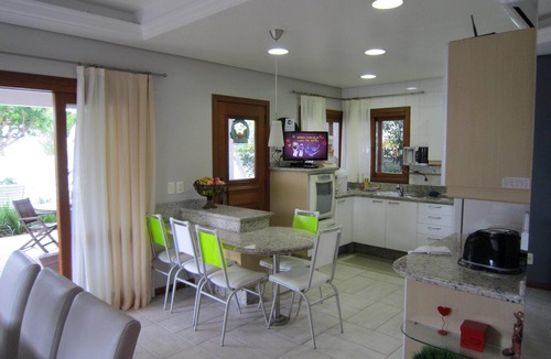 Jurere House | Casa Jurere Inter 26 to 28/02 R$2490 a day 17 people 6 bedrooms pool!