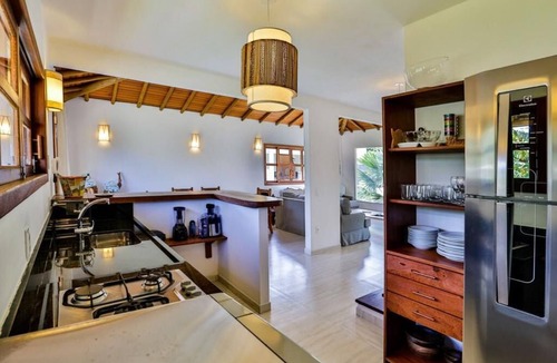 Arraial d'Ajuda House | Casa Linda de Alto Padrão em Condomínio com Piscina de Hidromassagem