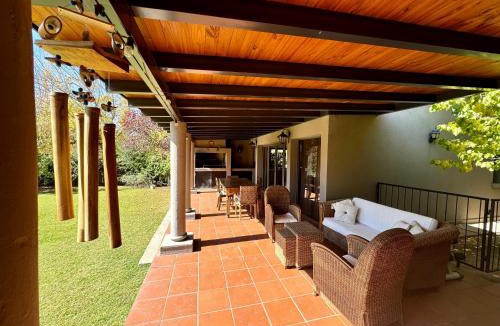 Chacras de Coria House | Casa loft con patio compartido