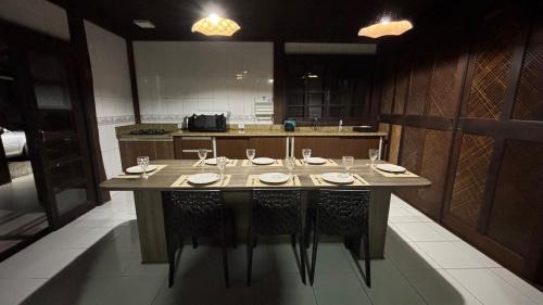 Vila da Gloria House | Casa Luxo Piscina com Bar, 2 Lagoas e 50m da Praia