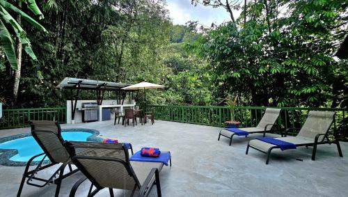Quepos House | Casa Macaw Jungle Cabin w Private Pool AC