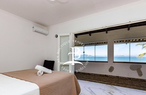 Morrinhos Villa | Casa Mare Right on the sand and 1 suite with sea view
