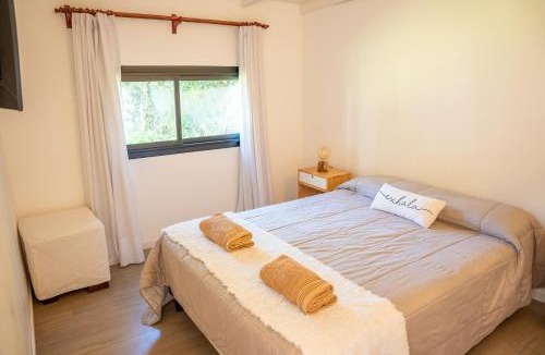 Bosque Peralta Ramos House | Casa Mariano - Casa en Bosque Peralta Ramos 4 PAX Con Parrilla - Hola Sur