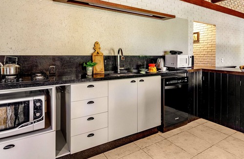 Aguas Mornas House | Casa Merlot with Fireplace, Court and Lake View