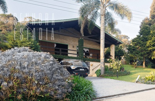 Aguas Mornas House | Casa Merlot with Fireplace, Court and Lake View