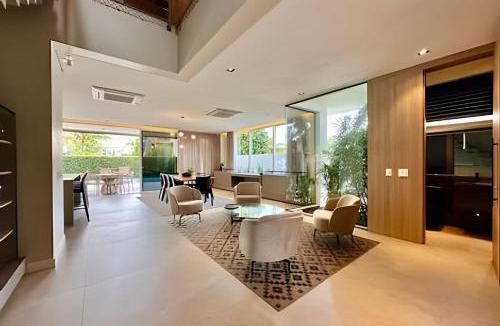 Jurere House | Casa Moderna 4 Suítes e Piscina