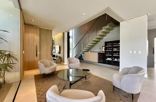Jurere House | Casa Moderna 4 Suítes e Piscina