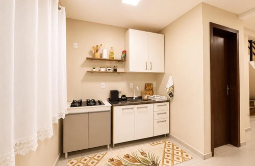Aventureiro House | Casa moderna com garagem perto do aeroporto