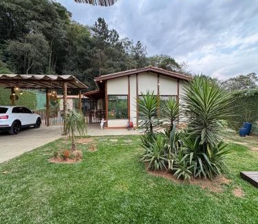 Mairipora House | Casa Moderna e Espaçosa com Piscina e Lareira na Serra da Cantareira