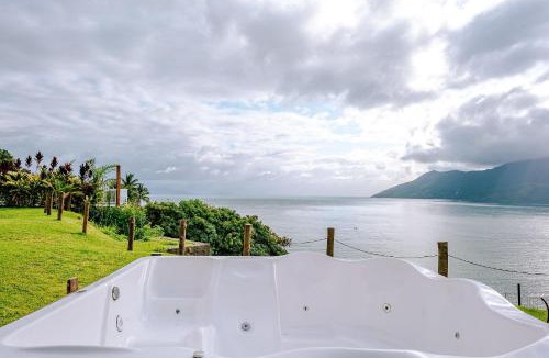 Prainha House | Casa na costeira com vista para o mar