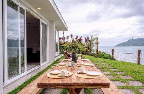 Prainha House | Casa na costeira com vista para o mar