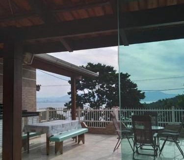 Porto Belo House | Casa na Praia Araçá