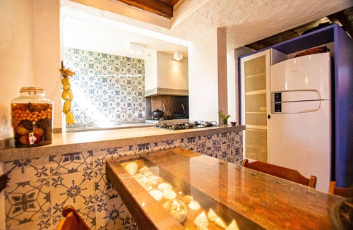 Centro House | Casa Nara, a 100 Metros do mar no Centro Histórico de Garopaba!
