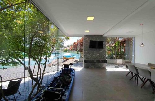 Florianopolis House | Casa no Canal com trapiche privativo com acesso à água