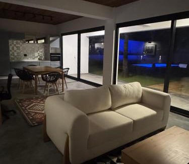 Atins Villa | Casa Olivia - Eureka