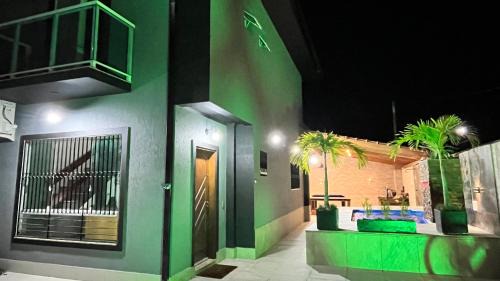 Centro House | Casa Pé na Areia com Piscina Climatizada