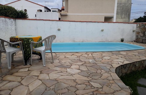 Vila Blanche House | Casa para temporada com piscina em cabo frio