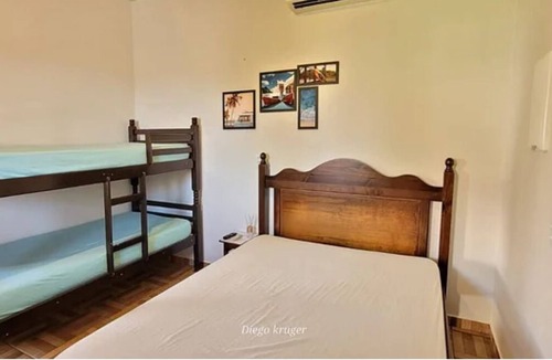 Foz do Iguacu Ski Chalet | Casa Perto das Cataratas: seu lar Para Quatro