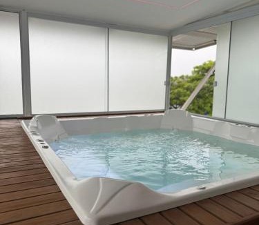 Palhoca Apartment | Casa Premium com Jacuzzi e Churrasqueira