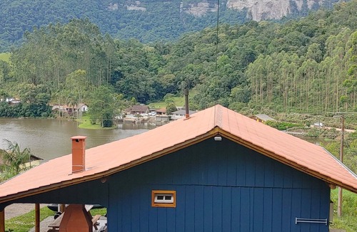 Rio dos Cedros House | Casa Quintal Catavento Aconchego e Vista do Lago