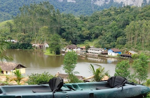 Rio dos Cedros House | Casa Quintal Catavento Aconchego e Vista do Lago