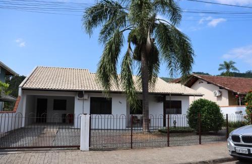 Pomerode House | Casa recém reformada, 3 quartos e com playground