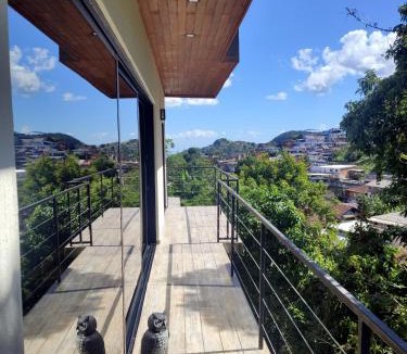 Quitandinha House | Casa Recanto da Neblina