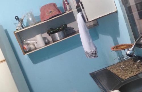 Nova Campo Grande House | Casa simples inteira com árvore e rede perto do Aeroporto de CG