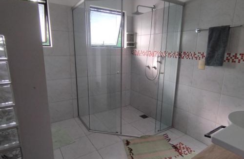 Pomerode House | Casa suíça suíte nr3 master luxo 4-pessoas