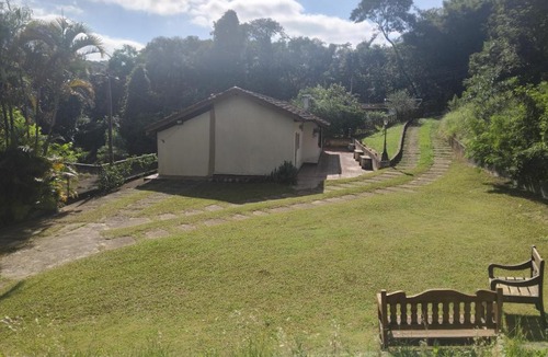 Vila Machado House | Casa térrea abraçada pela Natureza - Serra da Cantareira