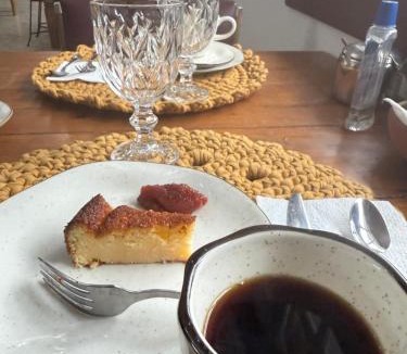 Tiradentes House | Casa Vovó Iris -café da manhã- 2 quartos 1 banheiros