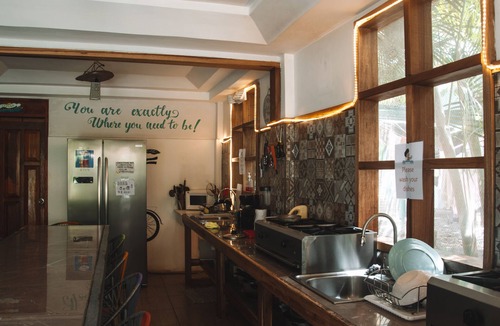 Puerto Viejo de Talamanca Hostel | Casa Wolaba