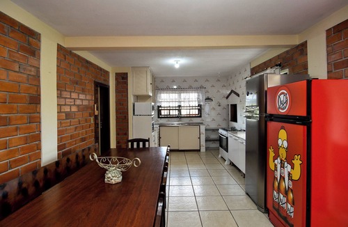 Itajuba Apartment | Casarão c/Terraço, 150m da Praia em Itajubá P2354