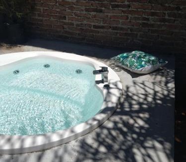 Lujan House | Casona Antigua con Jacuzzi a metros de la Basílica de Luján