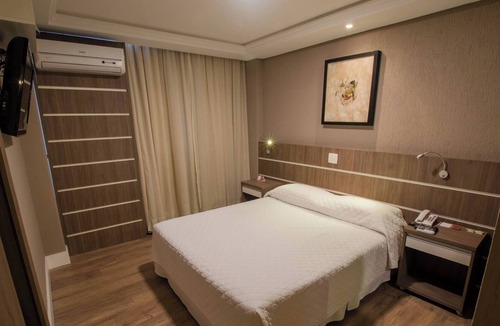 Civic Center Hotel | Central Curitiba Suite | Double Bed w/Sofa Bed