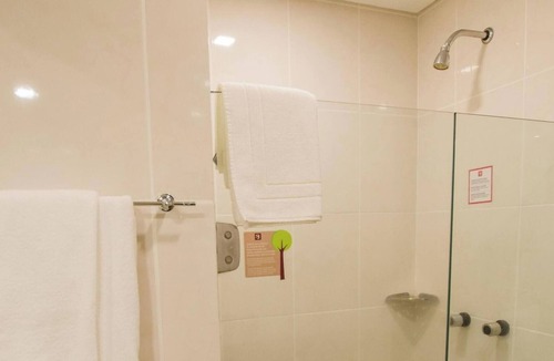 Civic Center Hotel | Central Curitiba Suite | Double Bed w/Sofa Bed