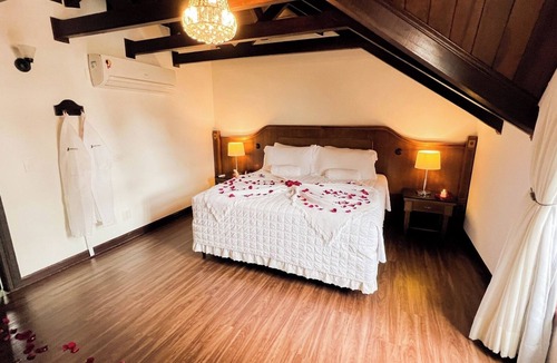 Matriz Hotel | Central Suite Perfect for Honeymoon or Photography Experiences