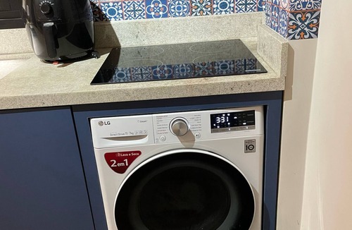 Bage Apartment | Centrally Planned Studio with Air Conditioning | Sleeps 3 + PET | Cable TV