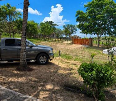 Bezerros House | Chácara Aconchegante com Piscina e Churrasqueira Perto do Ponto Turístico de Bezerros